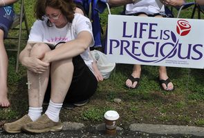 -abortion-protest-04.jpg20120425